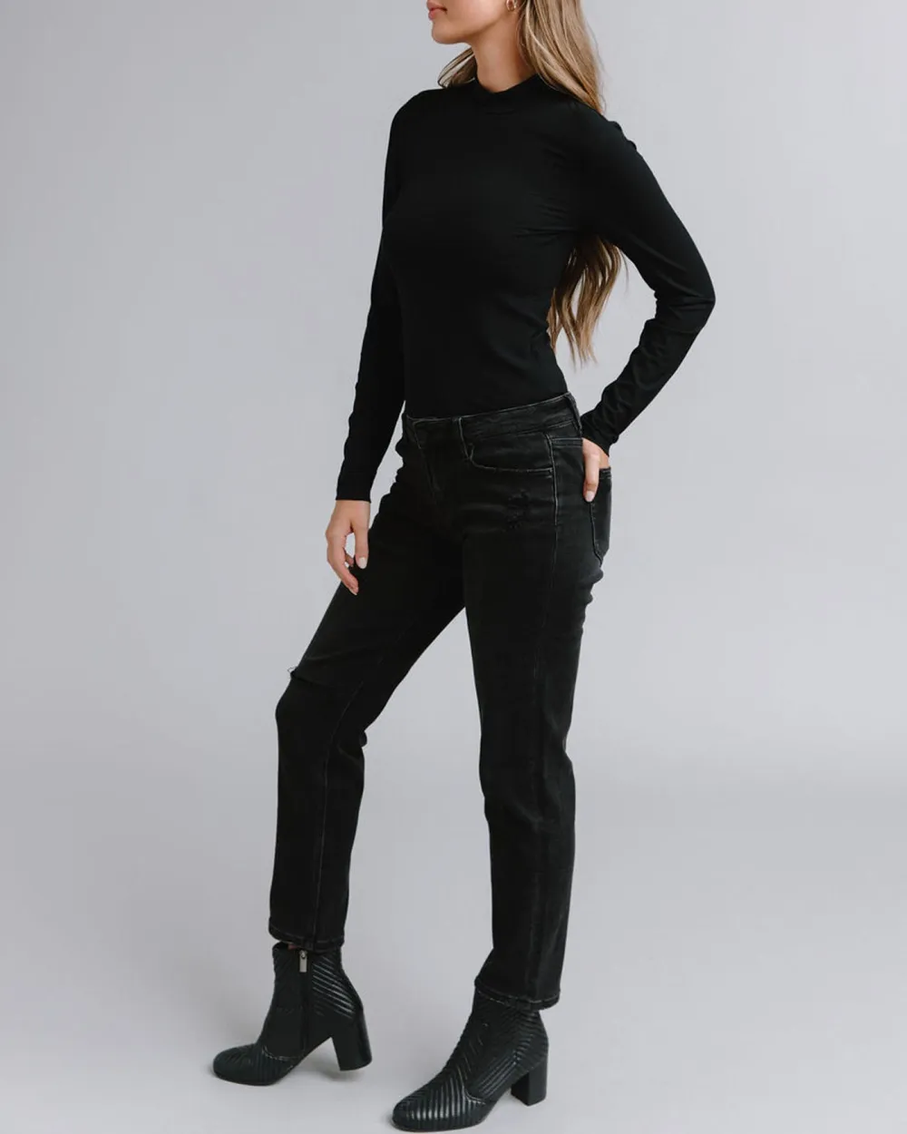 Mid Rise Boyfriend Style Jean