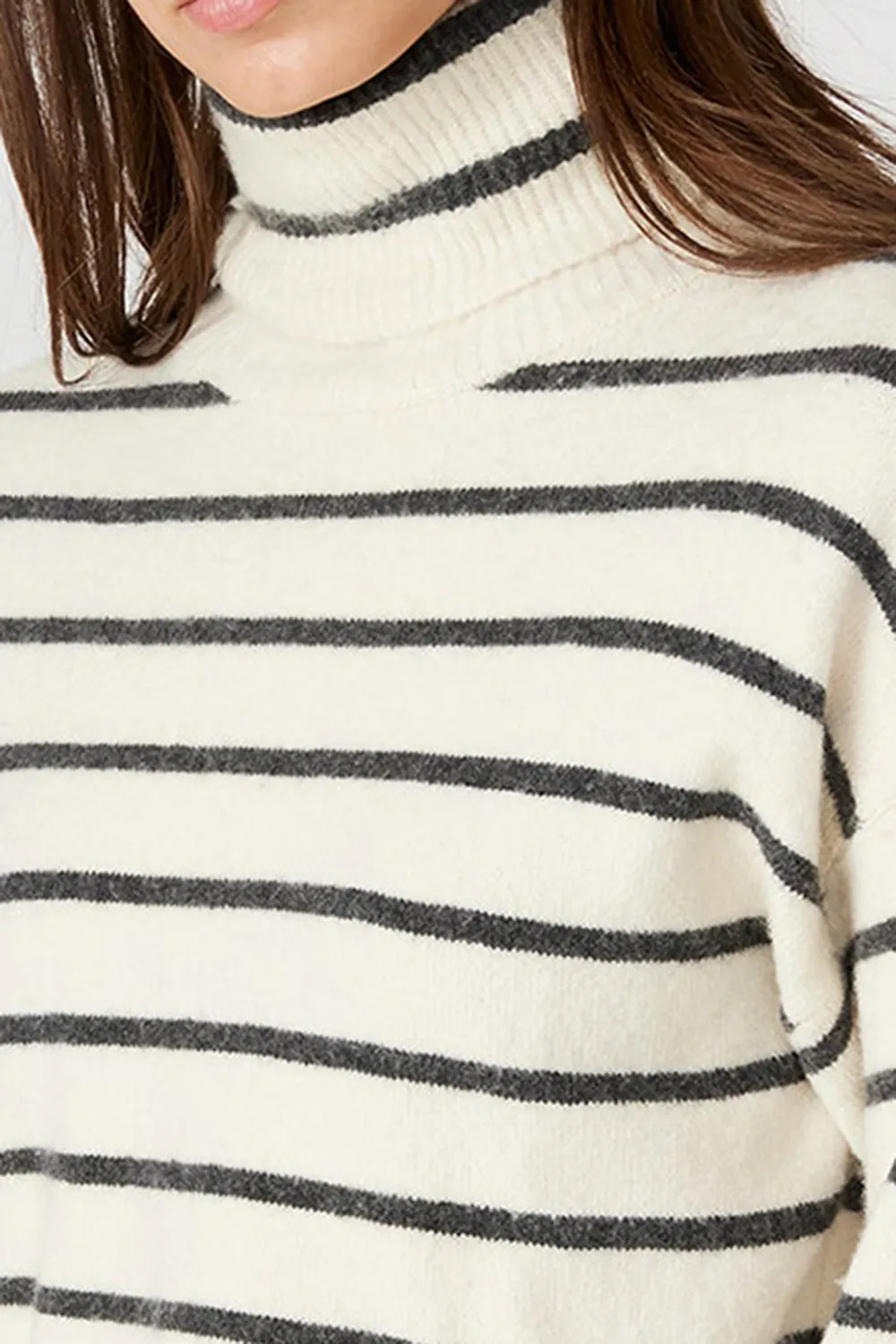 High Neck Sweater White/Black