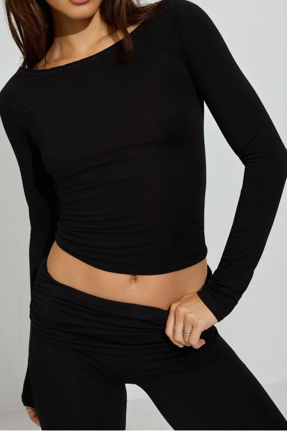 Black Long Sleeve Ruched Crop Top