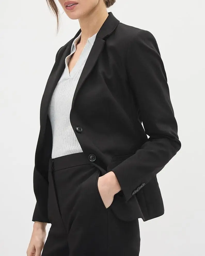 Black Tailored Women's Blazer with Professional Style