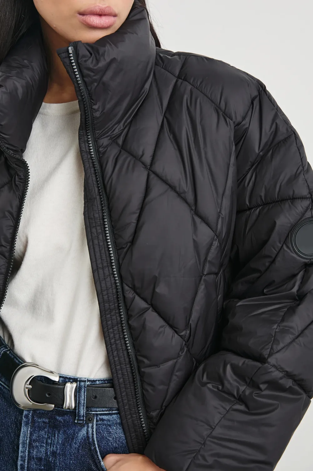 Thick And Warm Short-Sleeved Women's Down Jacket