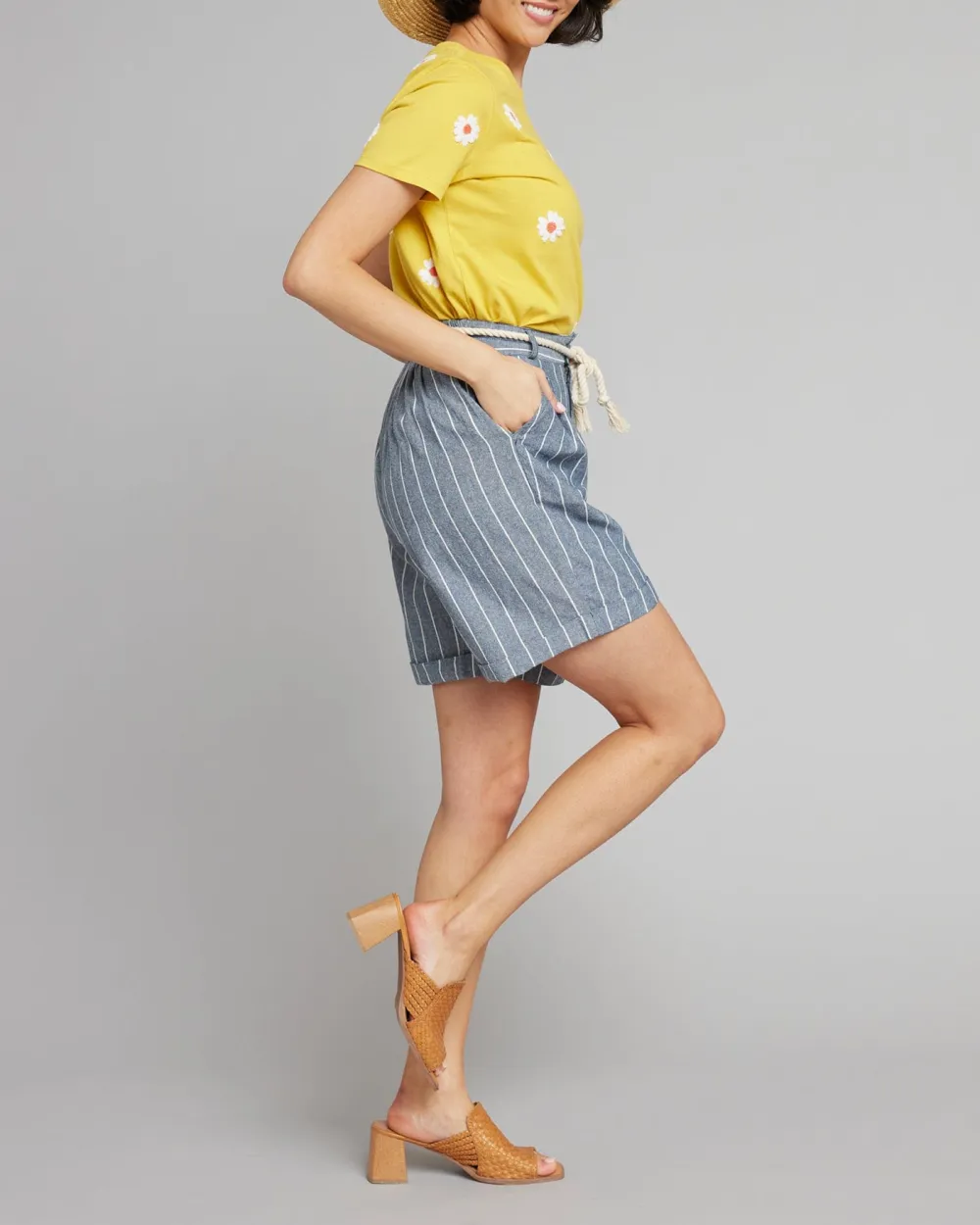 Striped Regular Drawstring Short