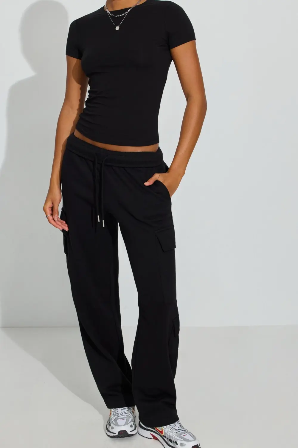 Black Short Sleeve Ruched Crop Top