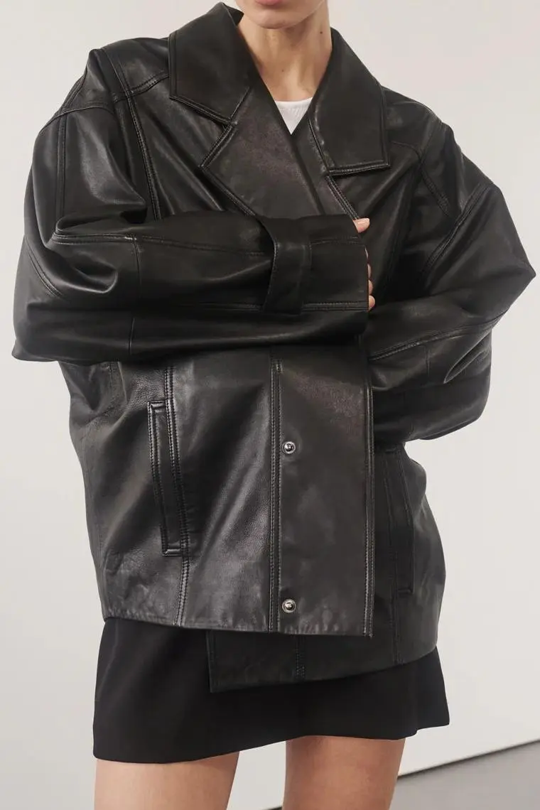 BLACK LEATHER JACKET