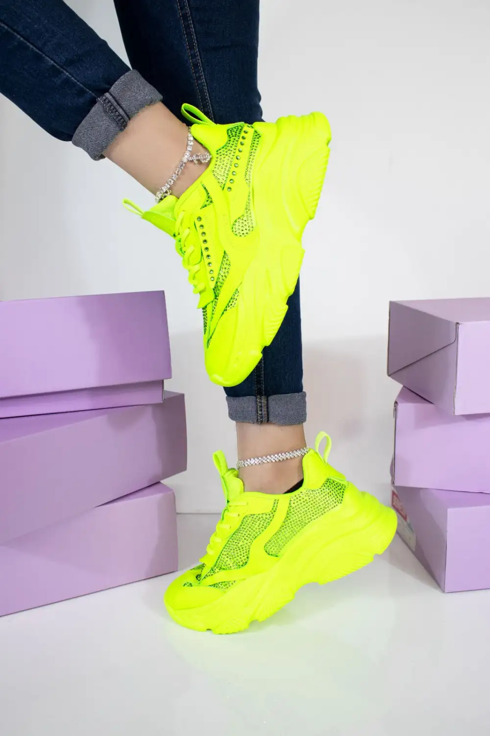 CHARLEE | NEON YELLOW